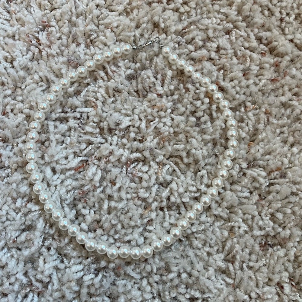 White pearl necklace